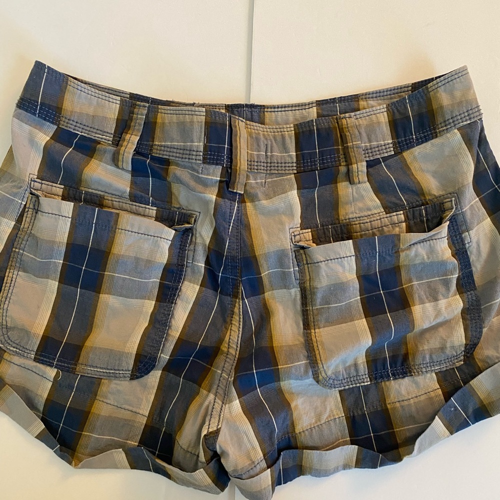 NWOT BDG plaid shorts - Picture 3 of 4